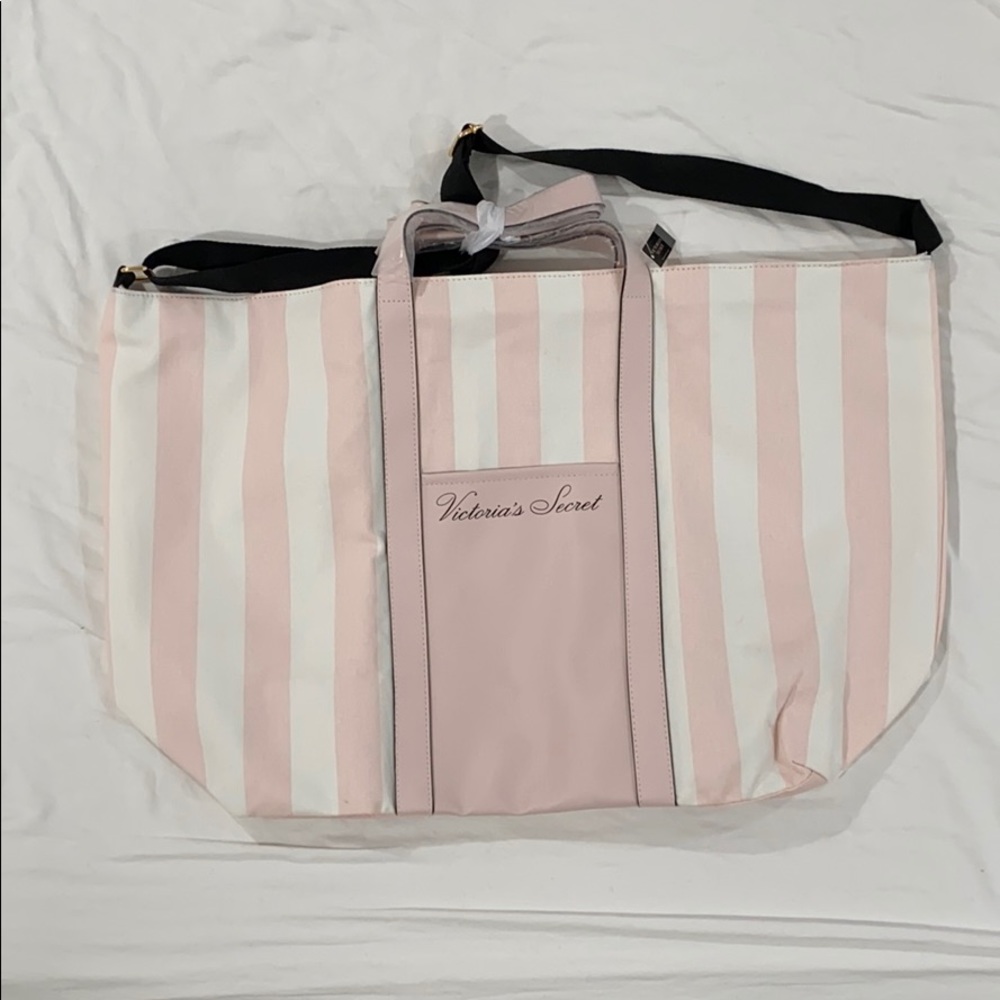Victoria’s Secret Weekender Bag
